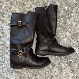 Girls boots